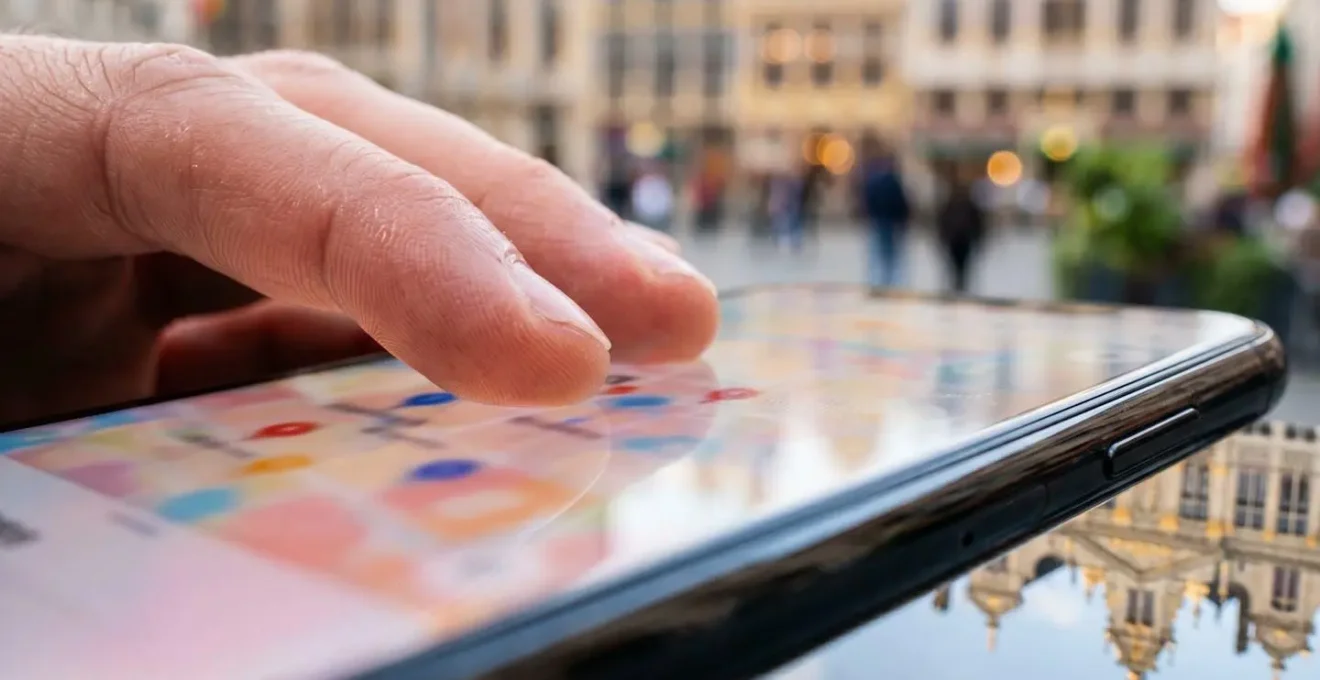 Interface Google Business avec carte de Belgique et indicateurs de performance locale